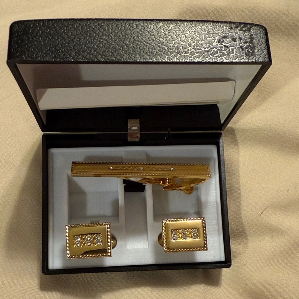 Elegant Gold Cufflinks and Tie Clip Set